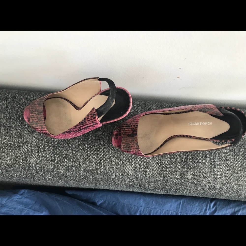 Shoes - Picture 2 of 8